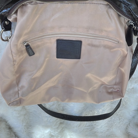 Coach patent leather purse clean and nearly brand new - Picture 5 of 11